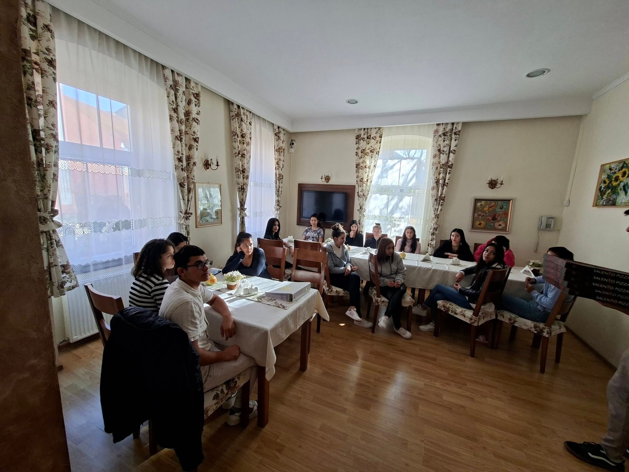 586995955_1286128613317370_855744142906800845_n (1).jpg