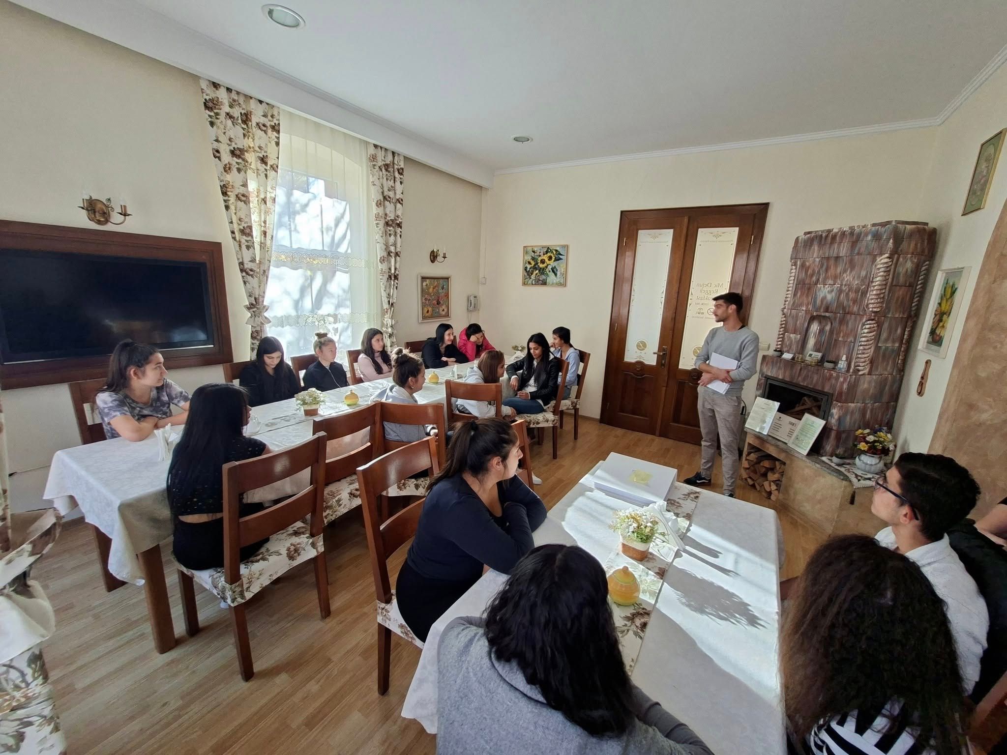 588046377_1286128696650695_3947193084800468283_n (1).jpg